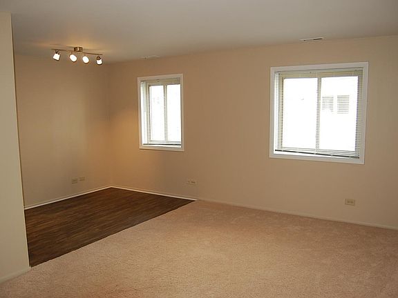 5th image of 228 Des Plaines Ave APT 102