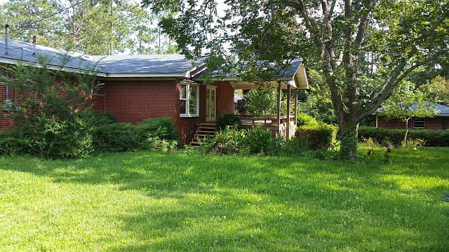 2nd image of 411 Rose Ln