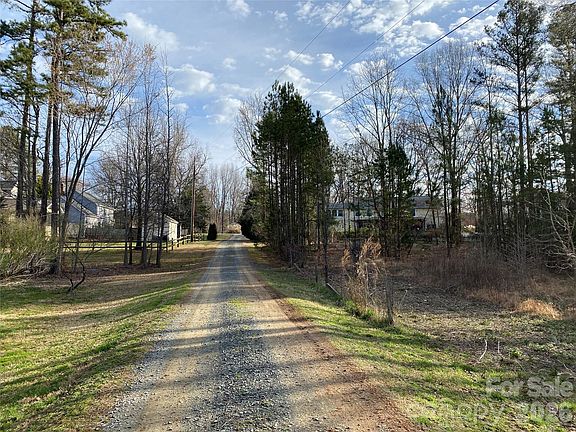 4th image of 3535 Mintwood Dr