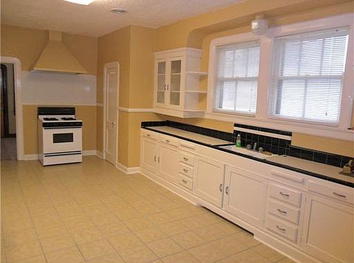 3rd image of 531 Bellanger Ave