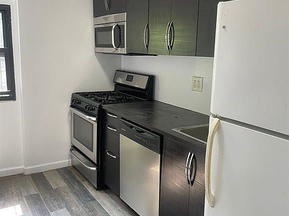 2nd image of 782 Cauldwell Avenue