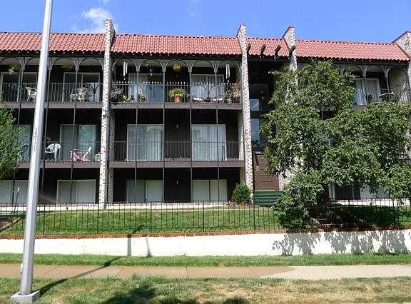 2nd image of 5016 Grand Ave