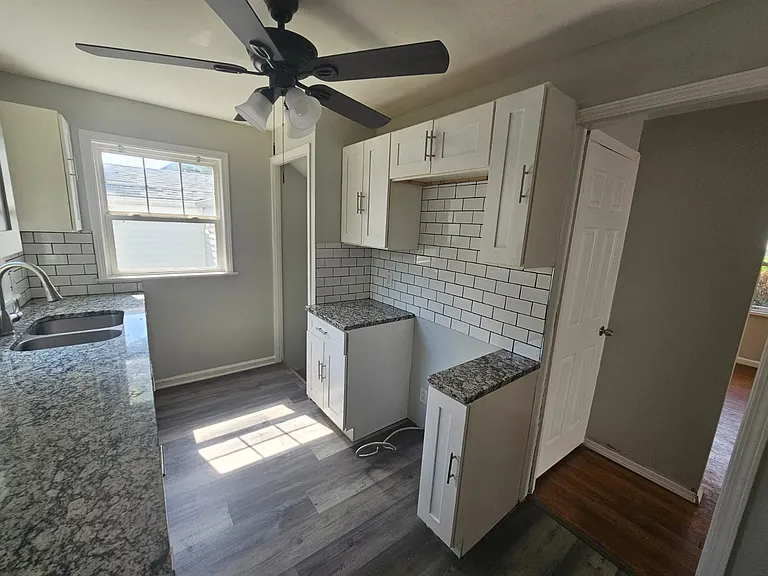 20630 Morris Ave — Photo 6