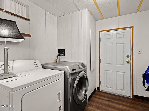 5th image of 26 Leisure Hill Dr