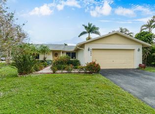 9690 Saddlebrook Dr, Boca Raton, FL 33496