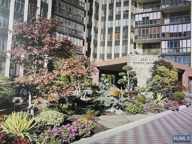 1st image of 300 Winston Dr APT 2217