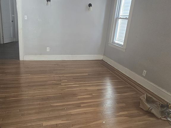 3rd image of 129 Carolina Ave APT 1R