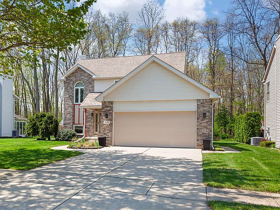 3rd image of 841 Scarlet Oak Dr