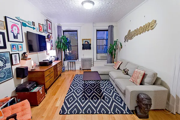 Rented by Twyford Real Estate | media 16