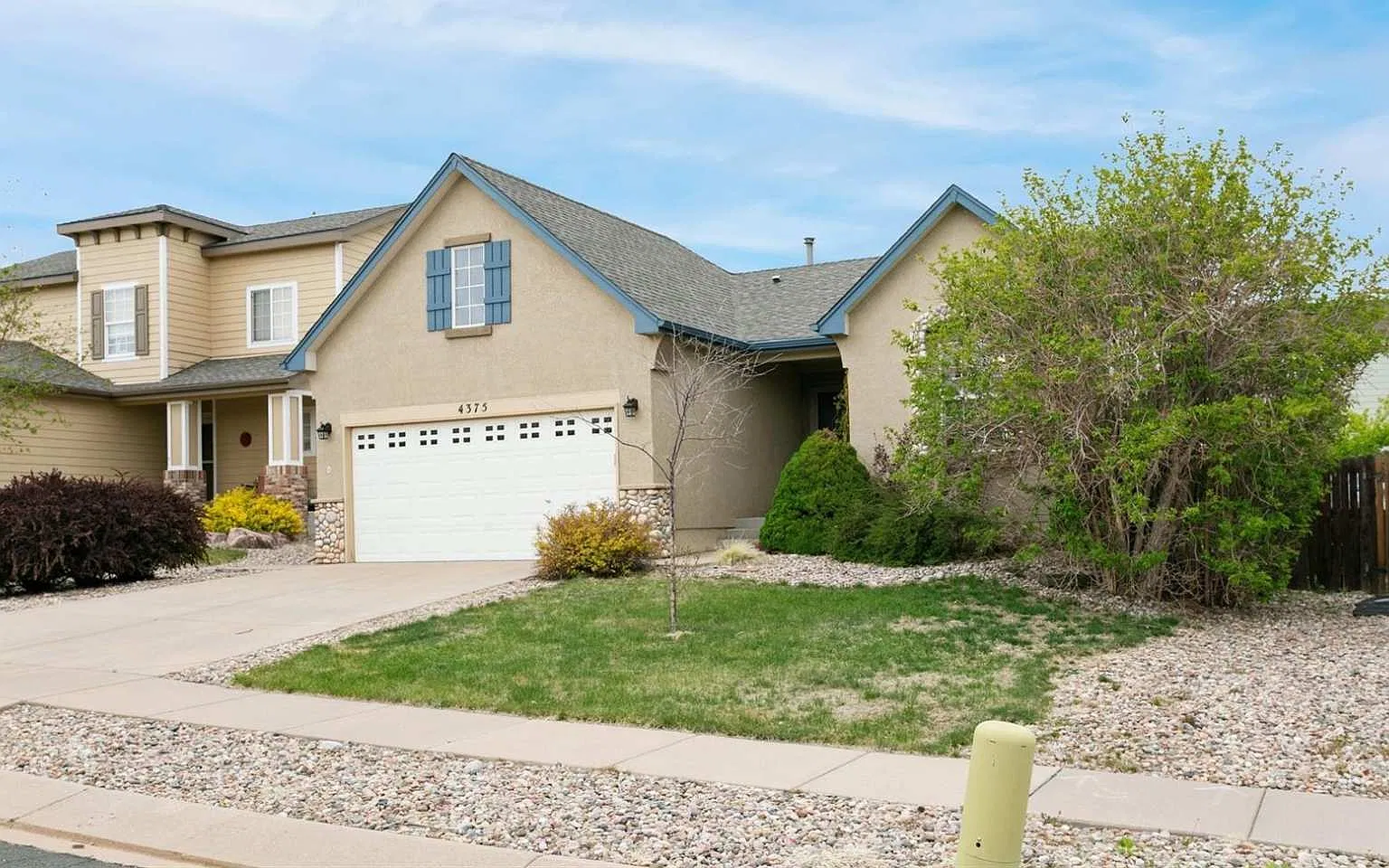 3 bed, 1177 sqft, $2,400 — Photo 3