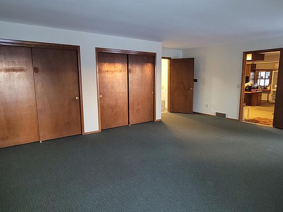 3rd image of 2501 Sherwood Dr