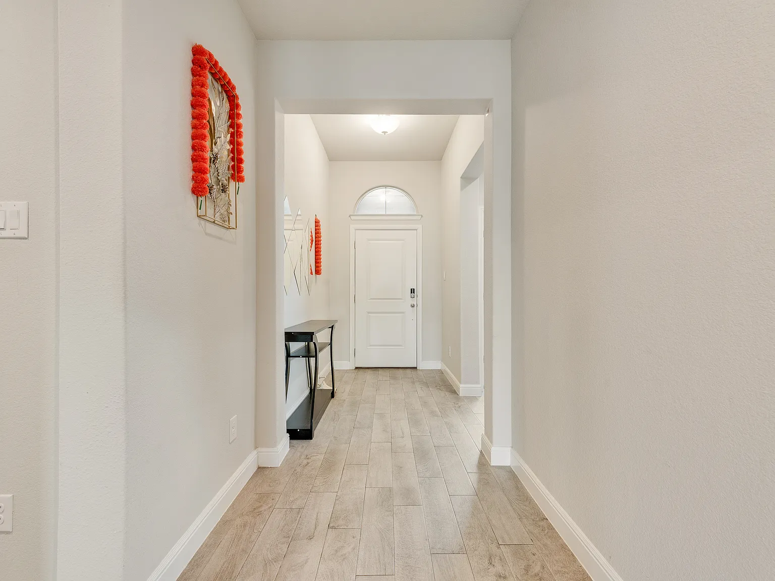 4 bed, 2035 sqft, $2,400 — Photo 4