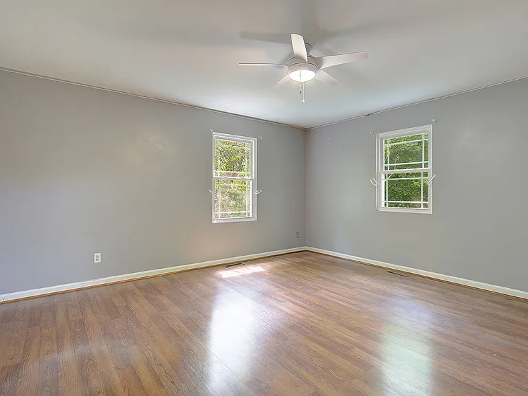 48 Radcliffe Dr — Photo 7