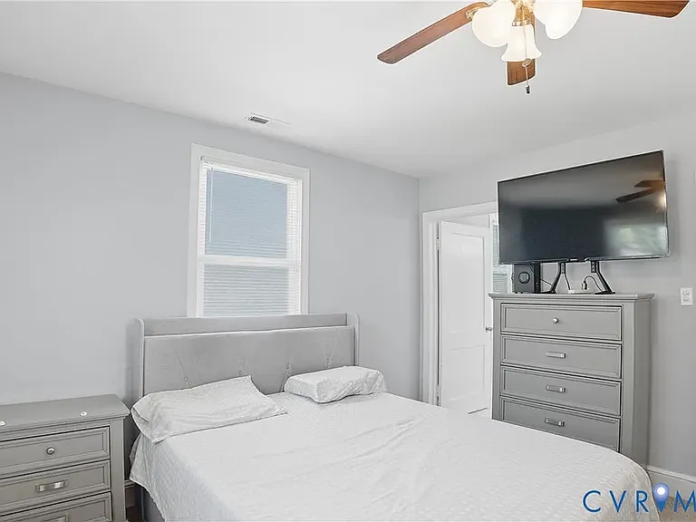 308 Maple Ln — Photo 5
