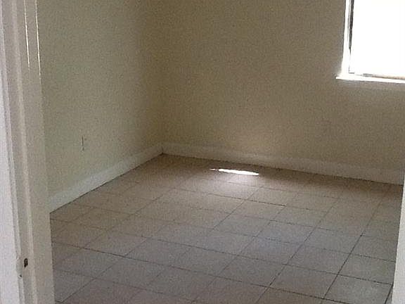 5th image of 541 Cockerell Dr