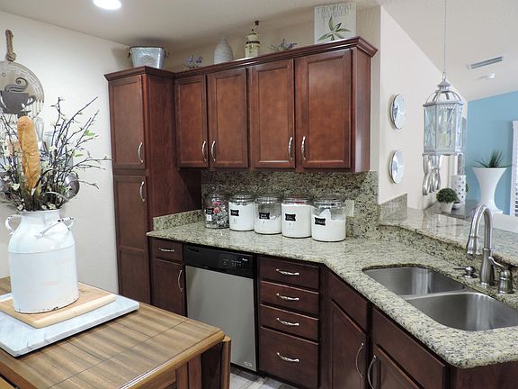 4th image of 50 Silver Oak Dr