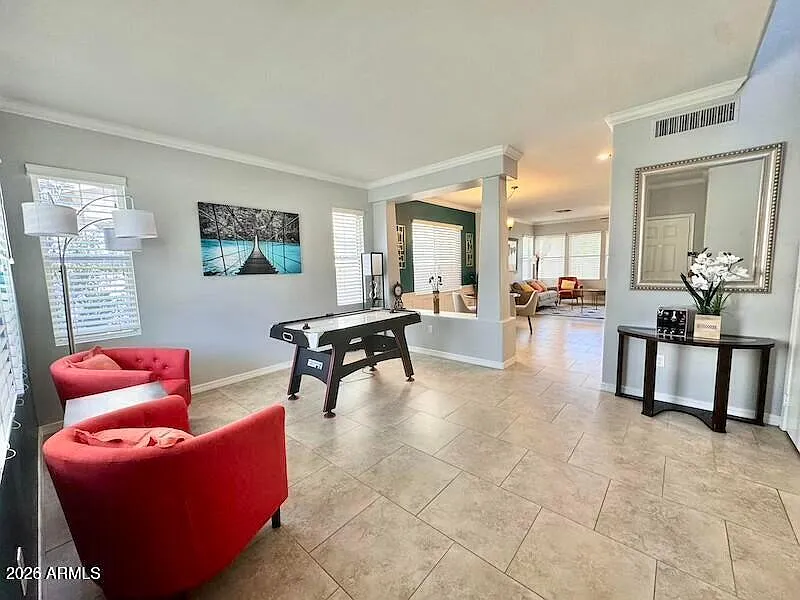 4 bed, 2.5 bath, 1990 sqft, $3,000 — Photo 4