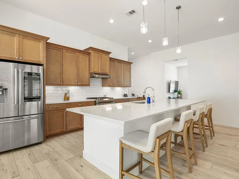 7403 Hanover Ln — Photo 10