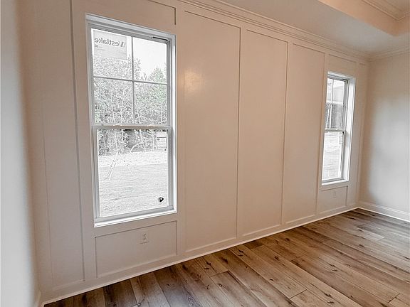 3rd image of 9037 Lee Road 175