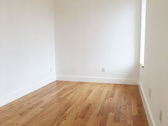 4th image of 151 E 107th St APT 4