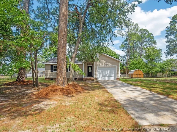 3695 Applegate Rd, Hope Mills, NC 28348