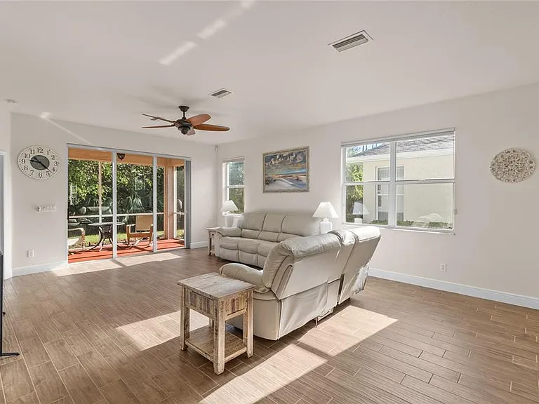 1937 Scarlett Ave — Photo 8
