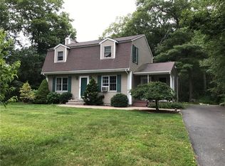 10 Juniper Ln, Johnston, RI 02919