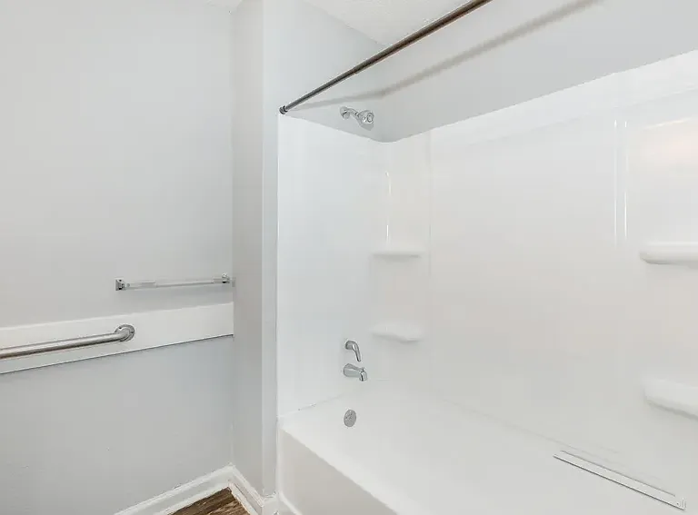 Centerville Pointe Apartments — Photo 13