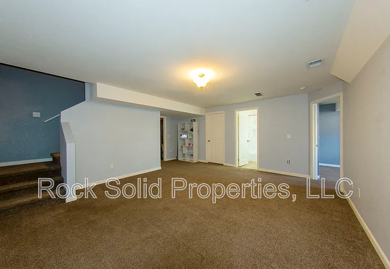 521 Queens Rd #1 — Photo 24