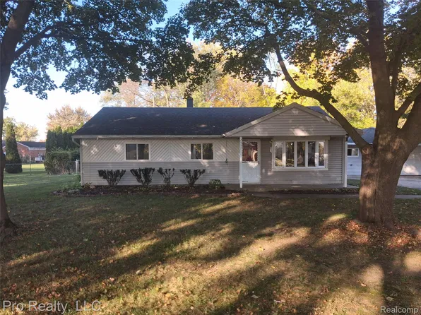 2557 Hearthside Dr, Ypsilanti, MI 48198