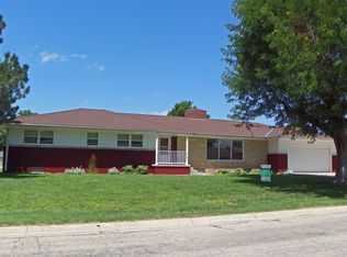 630 W Vermont St, Osborne, KS 67473