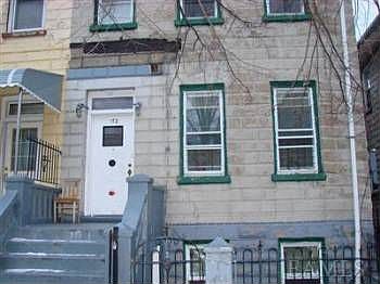 2nd image of 1132 Saint Lawrence Ave