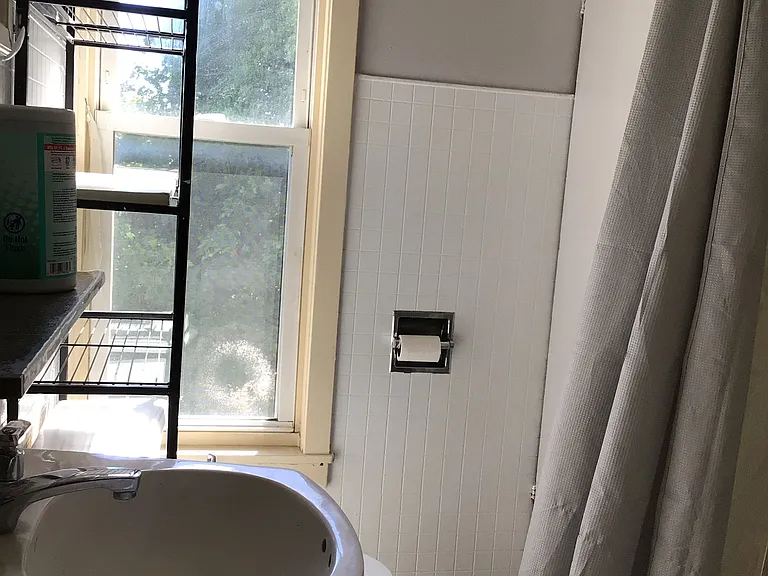100 N Madison St #3 — Photo 5