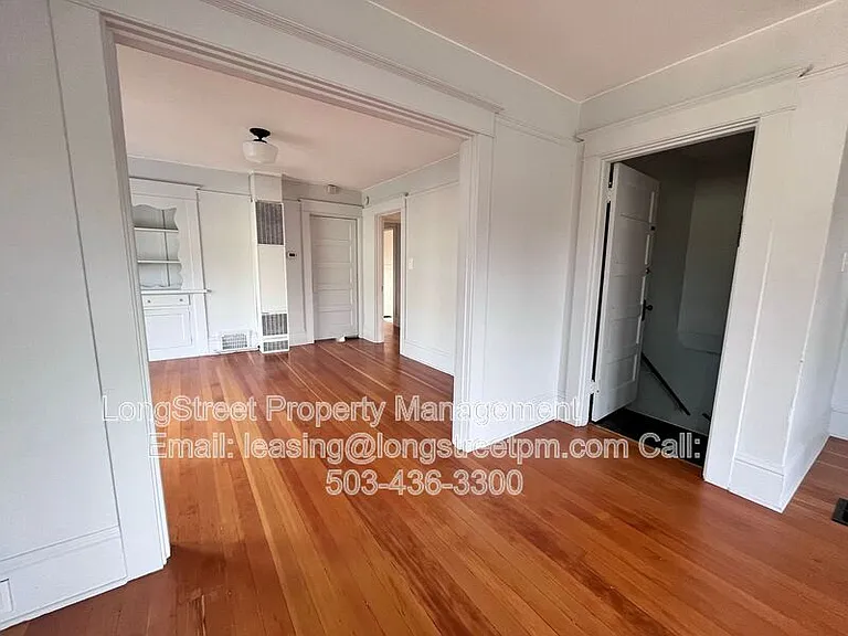 3819 SE Washington St — Photo 5