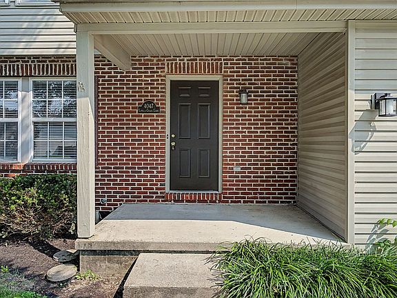 4th image of 4047 Loyala Chase Ln