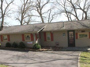 20920 262nd St, Delhi, IA 52223