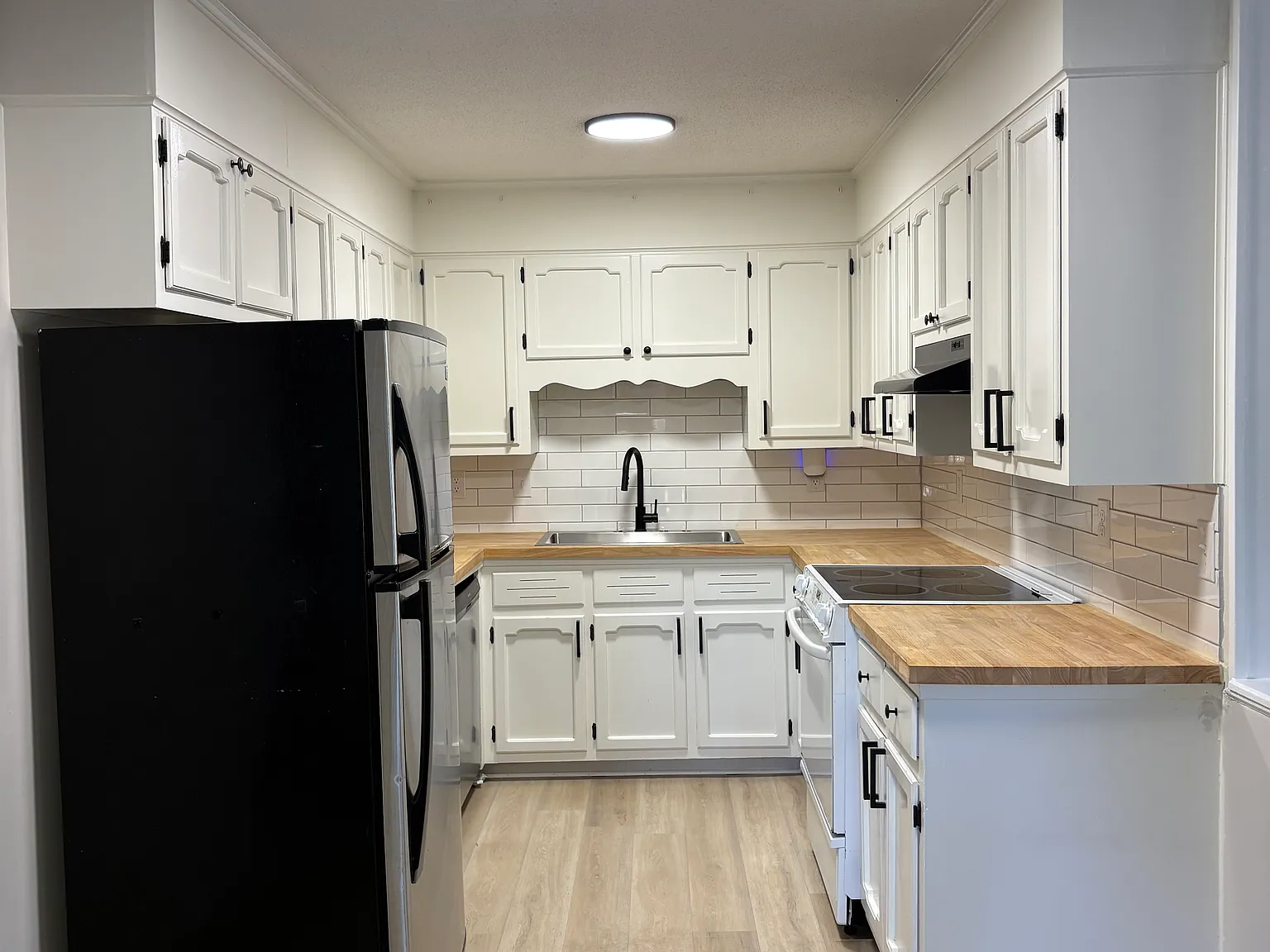 1 bed, 1000 sqft, $1,300 — Photo 2