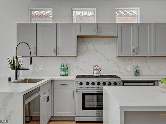 3rd image of 8941 Diamond Falls Dr