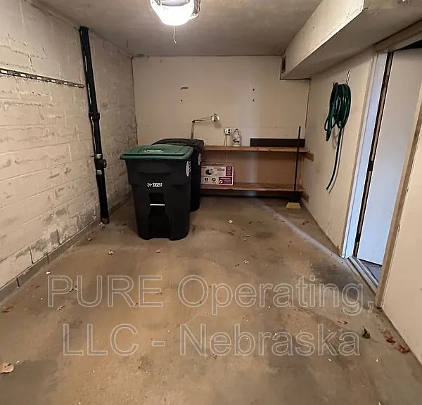 1631 N 109th Plz — Photo 9
