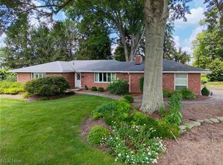 205 E 5th St, Williamstown, WV 26187