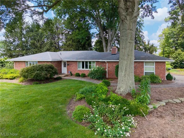 205 E 5th St, Williamstown, WV 26187