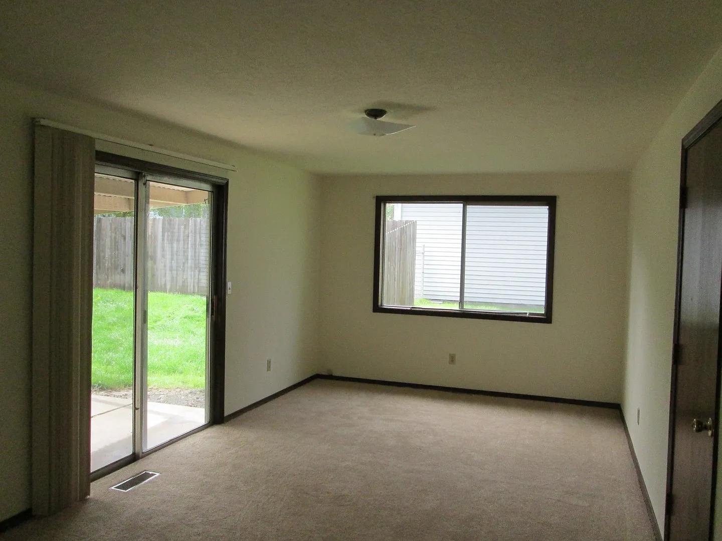 17640 SW Wright Street ~ Coming Soon! Available for Showings starting July 27, 2026 - NEW Carpet ... — Photo 3