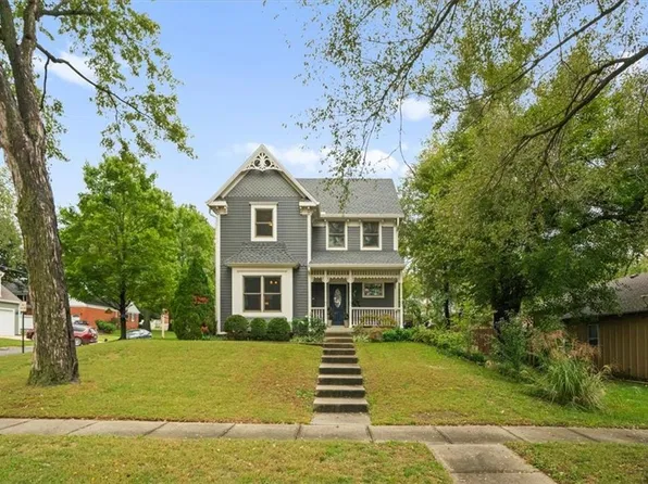 409 E Shawnee St, Paola, KS 66071