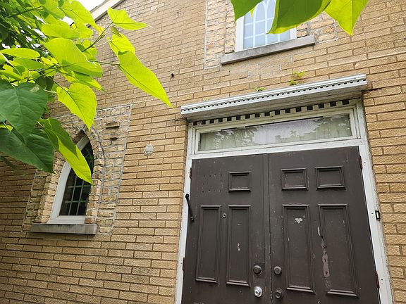 4th image of 2859 W Lexington St