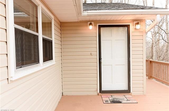 1st image of 180 Ravenwood Ln