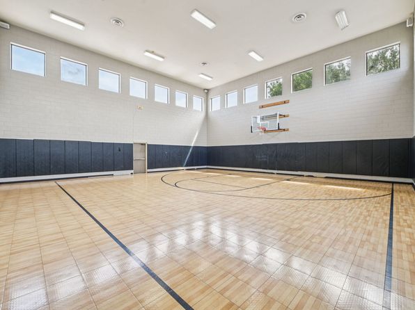 777 Fairway Dr APT 122