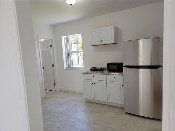 4th image of 590 NW 194th St