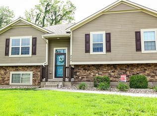 202 NE Hannah Ct, Grain Valley, MO 64029