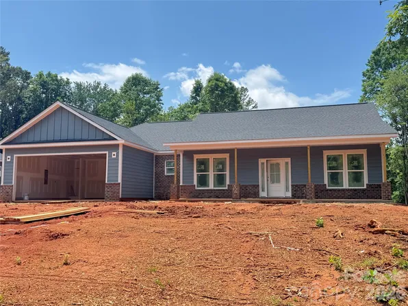 612 Central Dr #2, Statesville, NC 28677