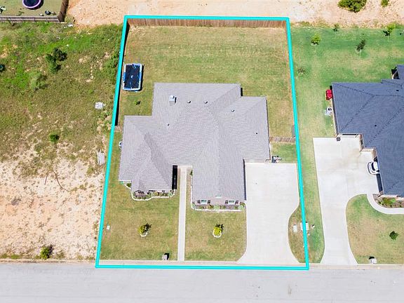 2nd image of 205 New Braunfels Ln